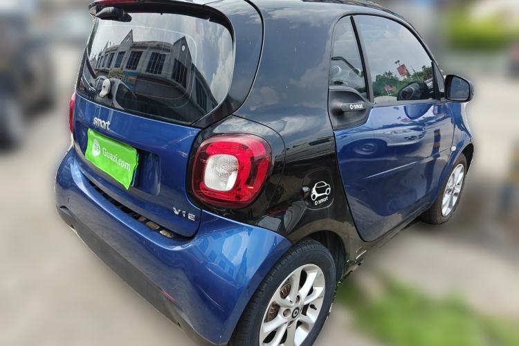 Used smart fortwo 2015 1.0L 52 kW hardtop Dynamic version Rear Right 45 Deg