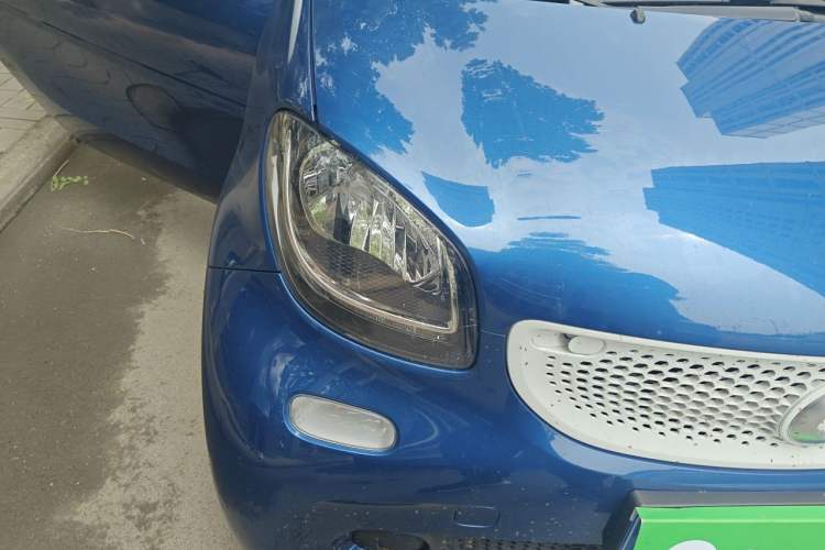 Used smart fortwo 2015 1.0L 52 kW Hardtop Passion Edition Right Front Headlight