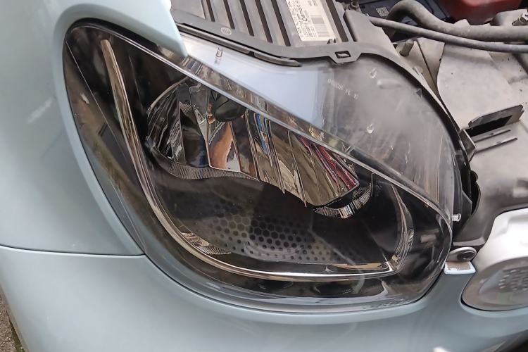 Used smart fortwo 2015 1.0L 52 kW Hardtop Passion Edition Right Front Headlight