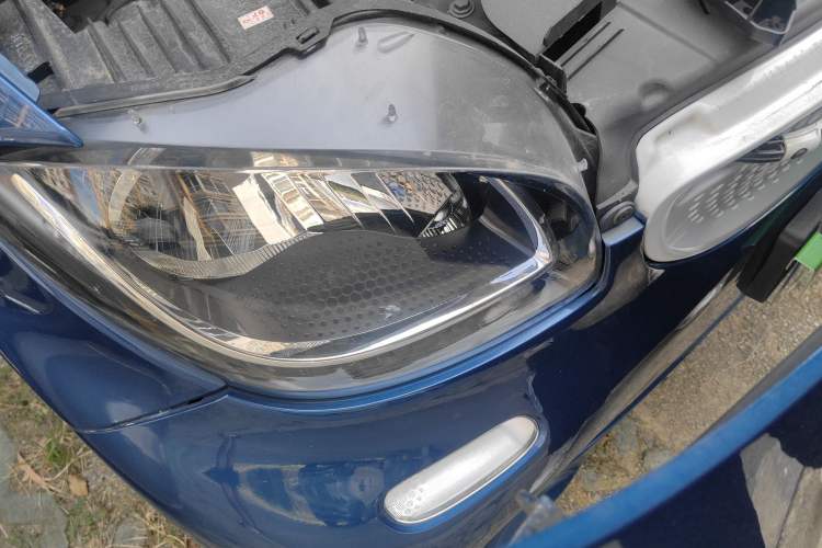 Used smart fortwo 2015 1.0L 52 kW Hardtop Passion Edition Right Front Headlight