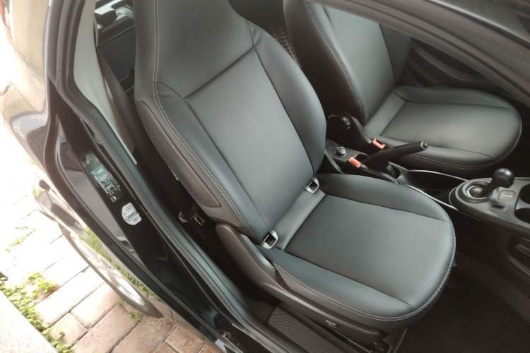 Used smart fortwo 2015 1.0L 52 kW hardtop Dynamic version Right Front Seat