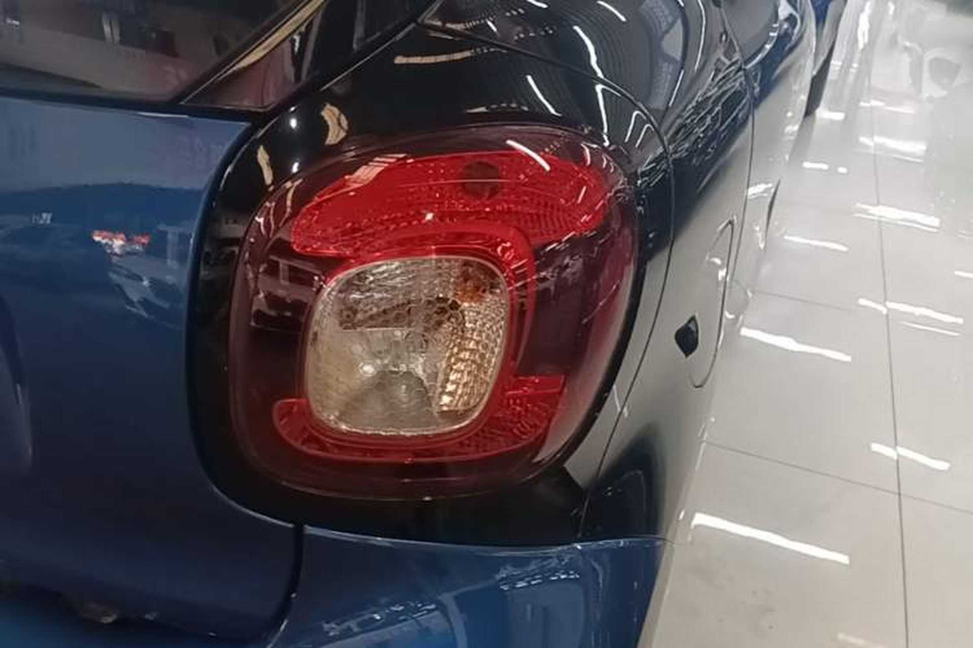 Used smart fortwo 2015 1.0L 52 kW hardtop Dynamic version Right Rear Taillight