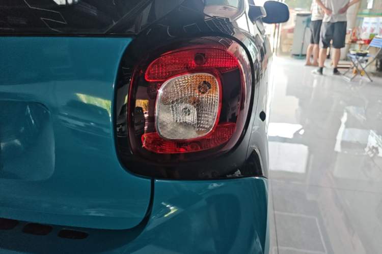 Used smart fortwo 2015 1.0L 52 kW Hardtop Passion Edition Right Rear Taillight