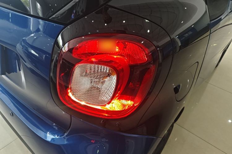 Used smart fortwo 2015 1.0L 52 kW hardtop Dynamic version Right Rear Taillight