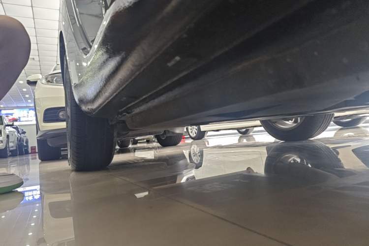 Used smart fortwo 2015 1.0L 52 kW hardtop Dynamic version Right Side Sill