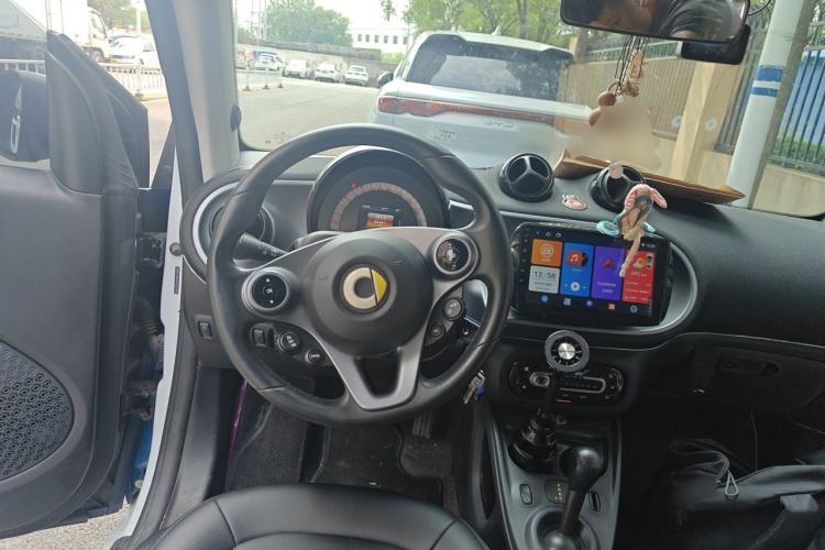Used smart fortwo 2015 1.0L 52 kW Hardtop Passion Edition Steering Wheel