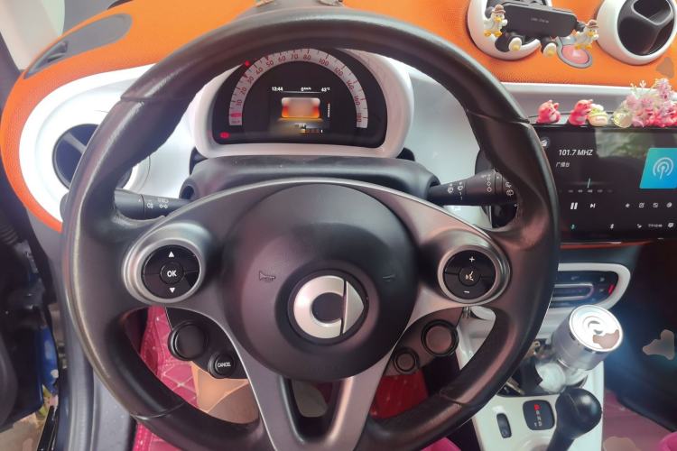 Used smart fortwo 2015 1.0L 52 kW Hardtop Passion Edition Steering Wheel