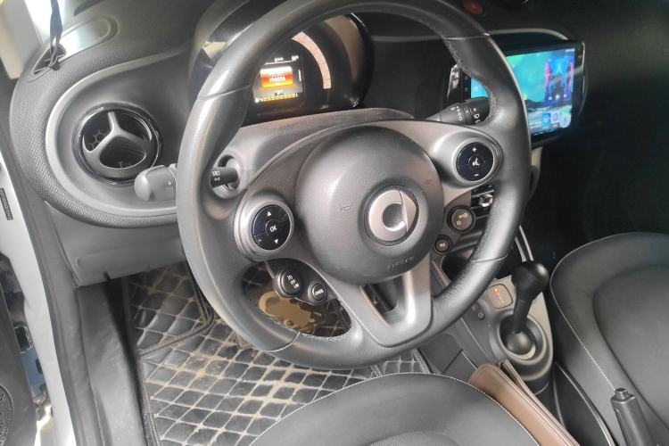 Used smart fortwo 2015 1.0L 52 kW Hardtop Passion Edition Steering Wheel