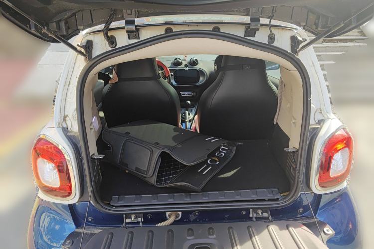 Used smart fortwo 2015 1.0L 52 kW Hardtop Passion Edition Trunk