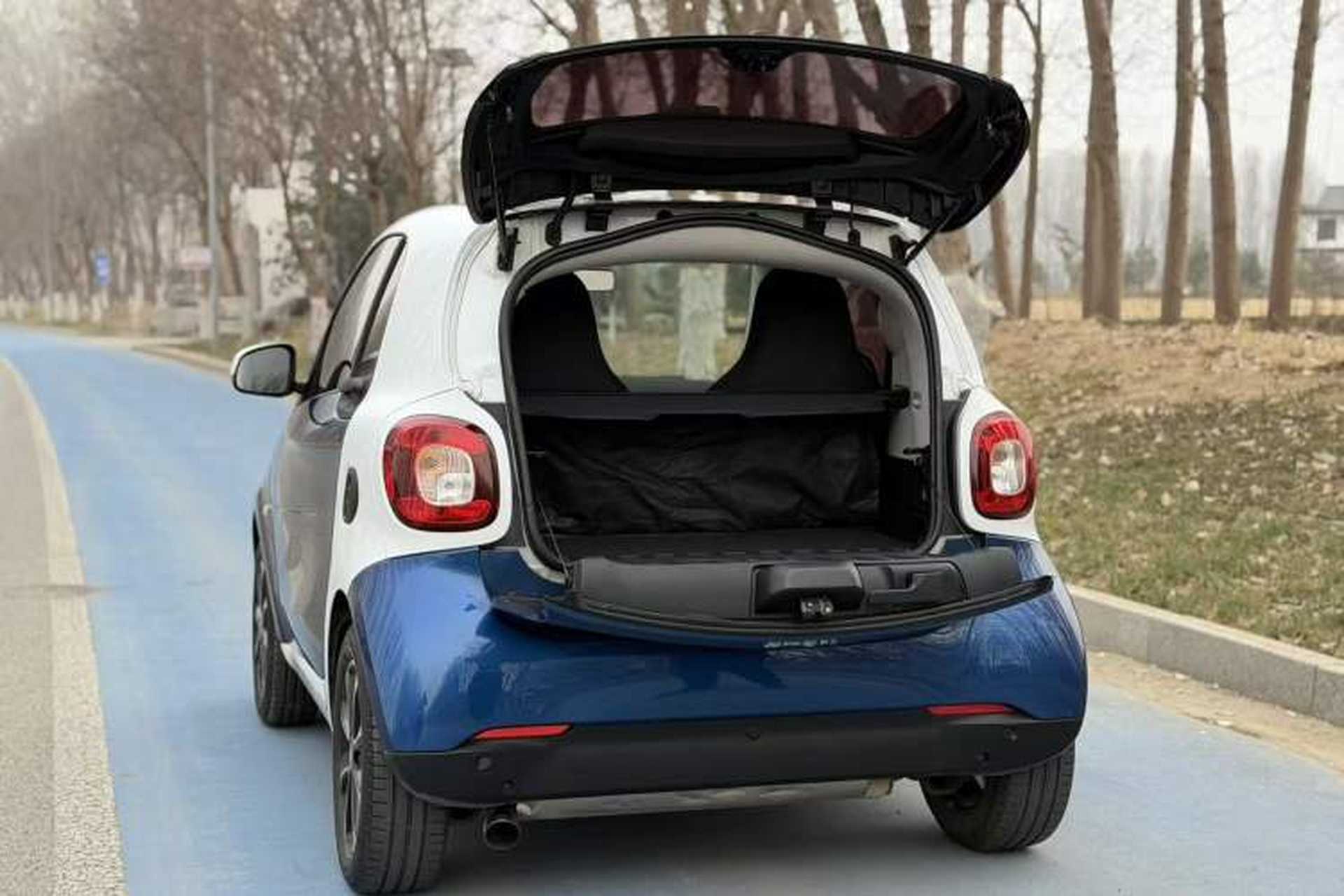 Used smart fortwo 2015 1.0L 52 kW Hardtop Passion Edition Trunk