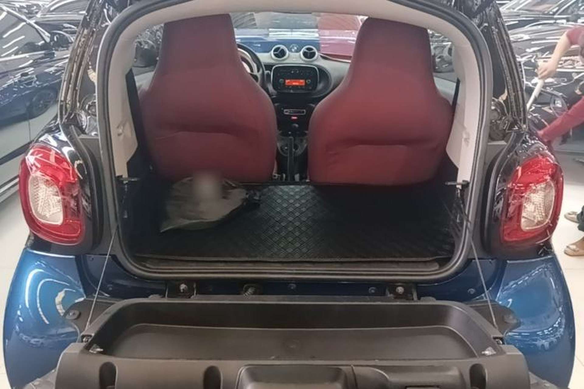 Used smart fortwo 2015 1.0L 52 kW hardtop Dynamic version Trunk