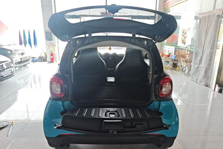 Used smart fortwo 2015 1.0L 52 kW Hardtop Passion Edition Trunk