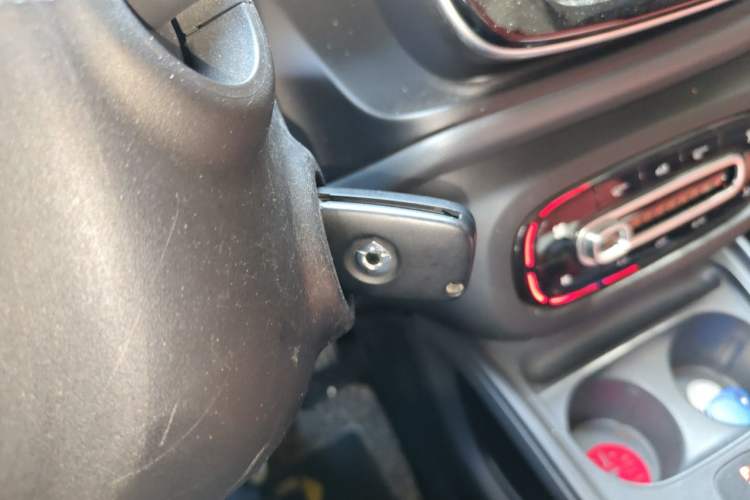 Used smart fortwo 2015 1.0L 52 kW hardtop Dynamic version Vehicle Key