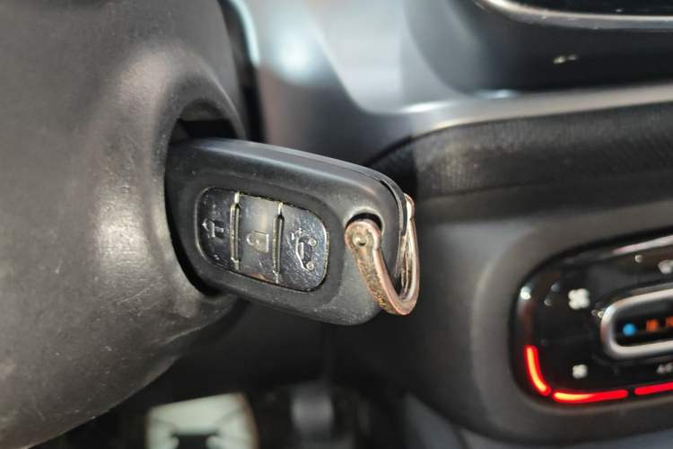 Used smart fortwo 2015 1.0L 52 kW Hardtop Passion Edition Vehicle Key
