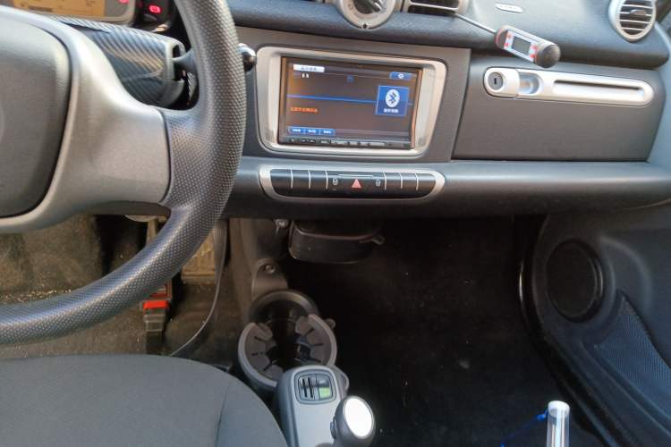 Used smart fortwo 2015 1.0 MHD New Year Special Edition Audio And AC Panel