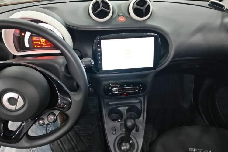 Used smart fortwo 2015 1.0L 52 kW hardtop Dynamic version Audio And AC Panel