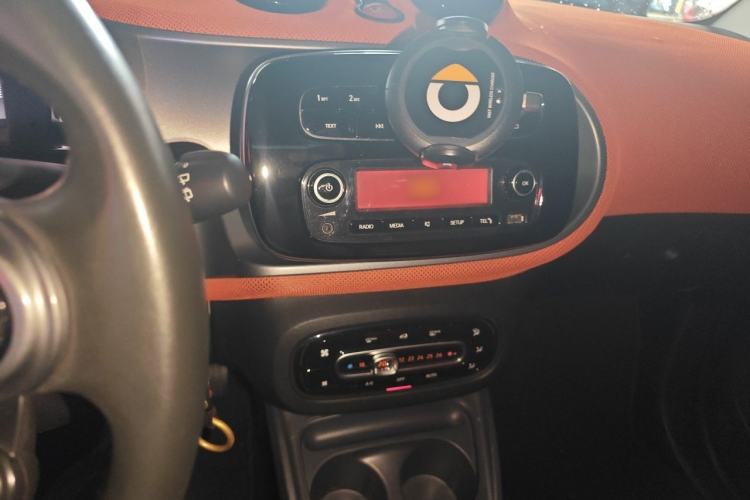 Used smart fortwo 2015 1.0L 52 kW Hardtop Passion Edition Audio And AC Panel