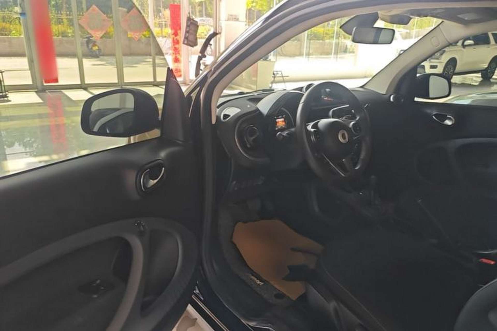Used smart fortwo 2015 1.0L 52 kW Hardtop Passion Edition Driver Seat