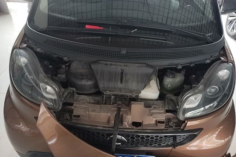 Used smart fortwo 2015 1.0 MHD New Year Special Edition Engine Bay