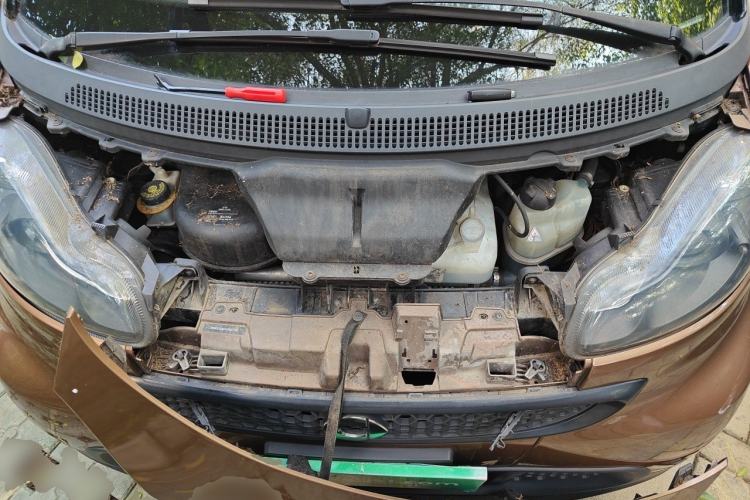 Used smart fortwo 2015 1.0 MHD New Year Special Edition Engine Bay