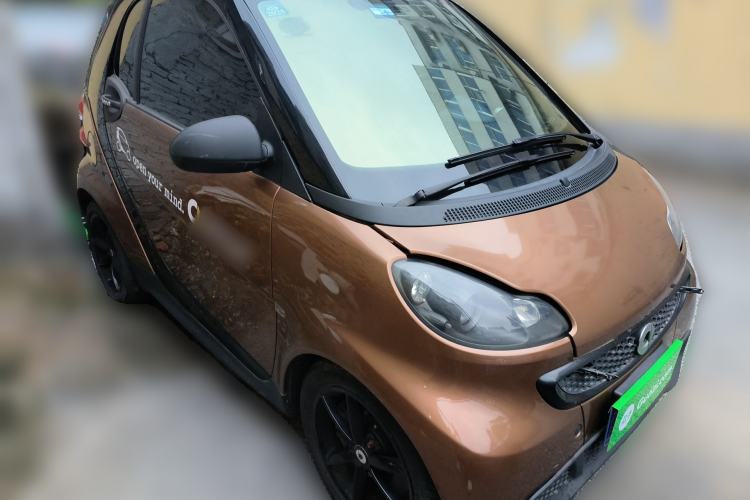 Used smart fortwo 2015 1.0 MHD New Year Special Edition Exterior 2