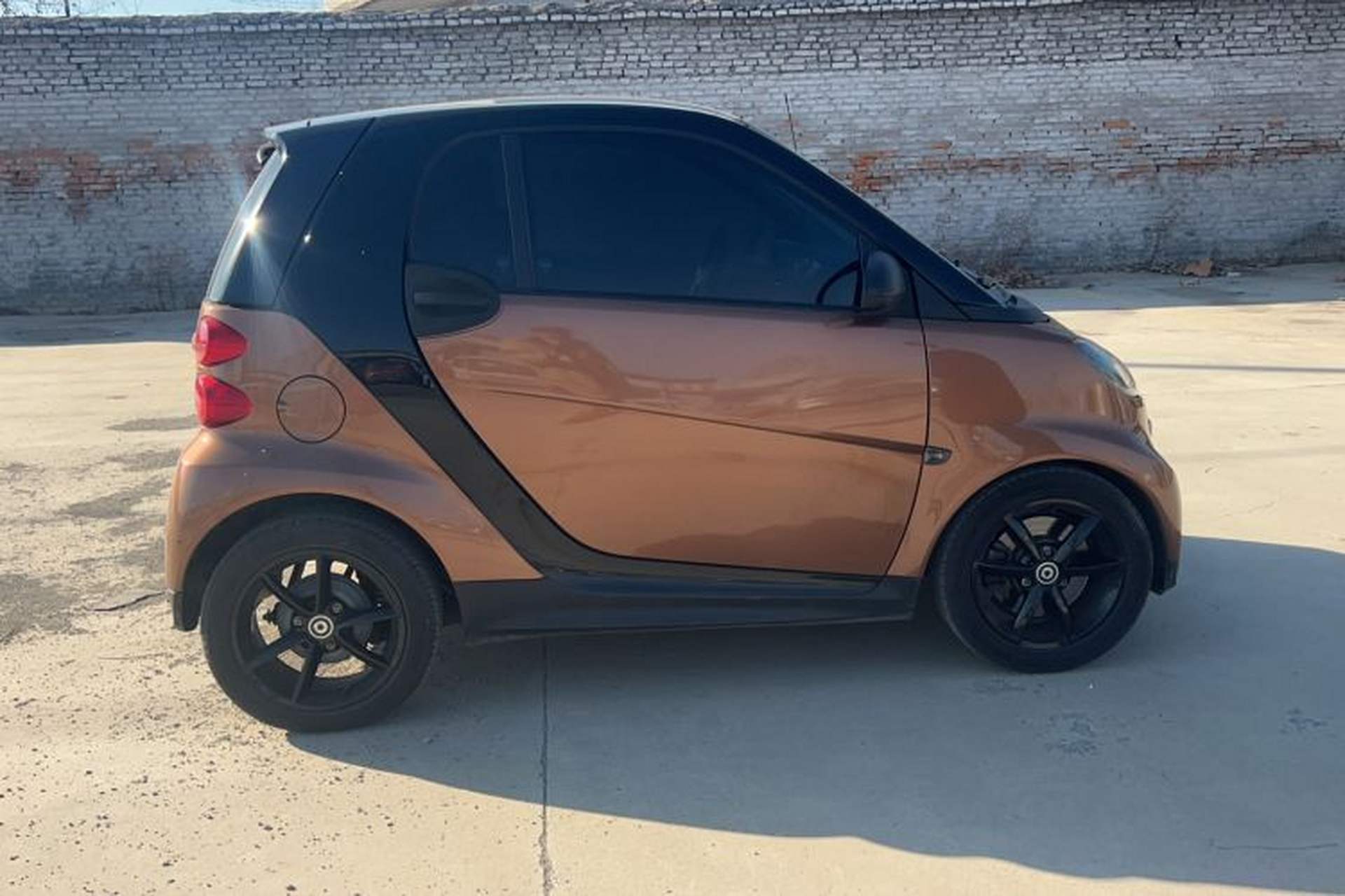 Used smart fortwo 2015 1.0 MHD New Year Special Edition Exterior 2