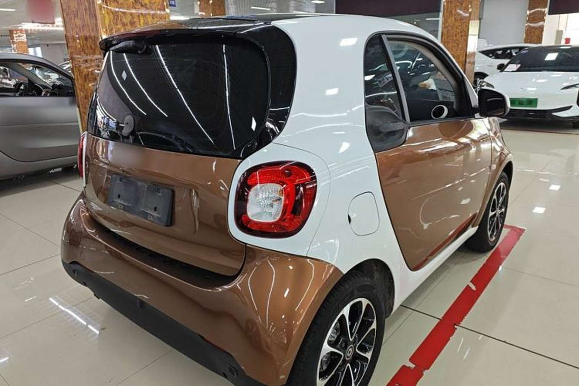Used smart fortwo 2015 1.0L 52 kW Hardtop Passion Edition Exterior 3