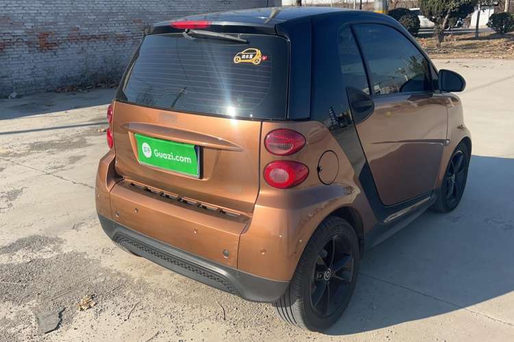 Used smart fortwo 2015 1.0 MHD New Year Special Edition Exterior 3