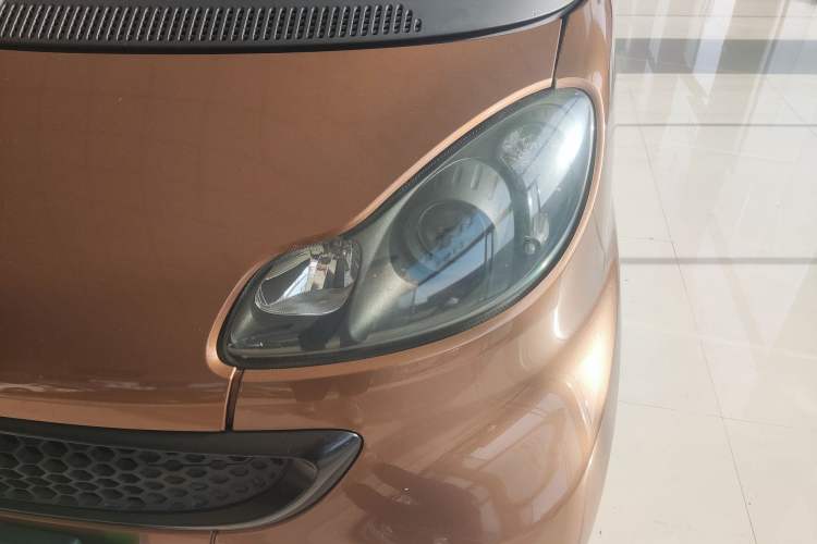 Used smart fortwo 2015 1.0 MHD New Year Special Edition Exterior 6