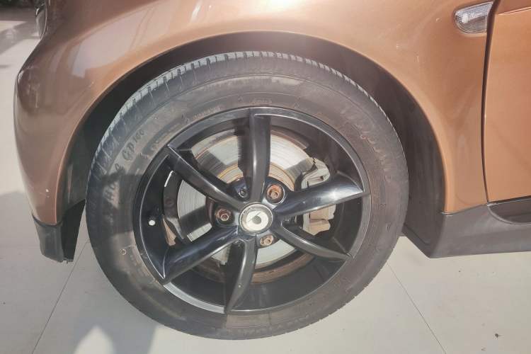 Used smart fortwo 2015 1.0 MHD New Year Special Edition Exterior 7