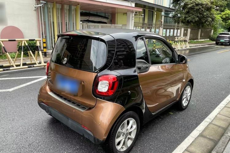 Used smart fortwo 2015 1.0L 52 kW hardtop Dynamic version Exterior 8