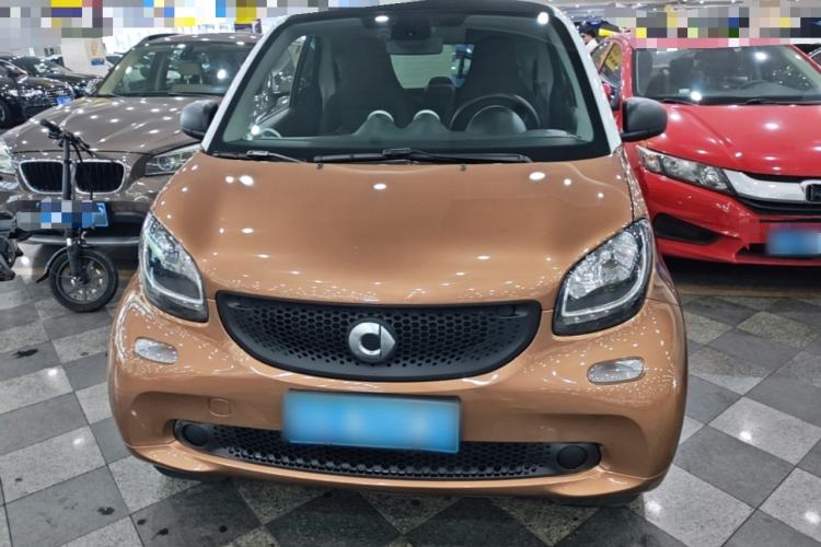 Used smart fortwo 2015 1.0L 52 kW hardtop Dynamic version Front