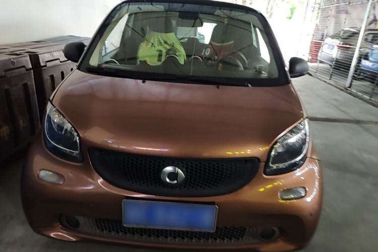 Used smart fortwo 2015 1.0L 52 kW hardtop Dynamic version Front