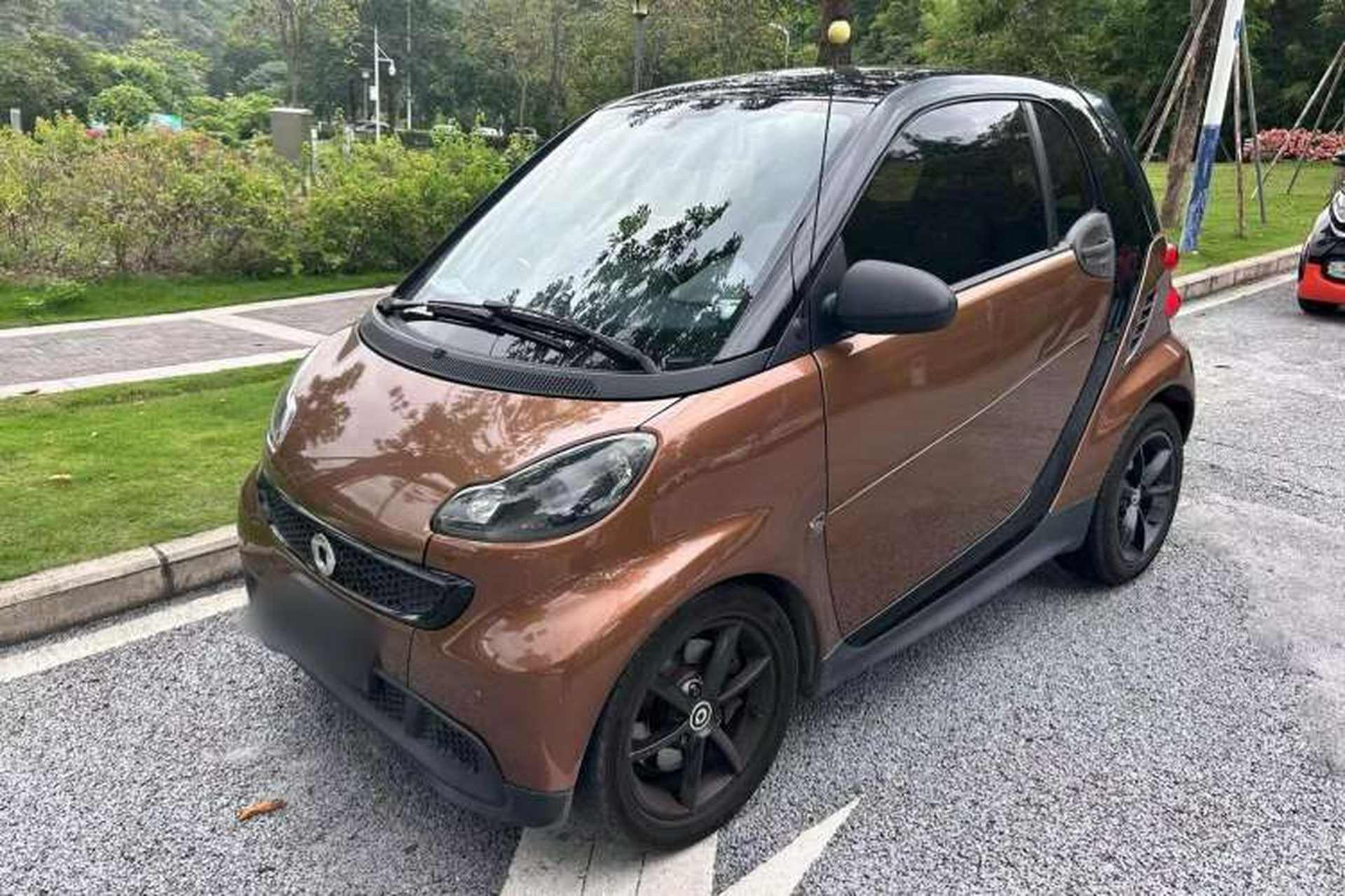 Used smart fortwo 2015 1.0 MHD New Year Special Edition Front Left 45 Deg