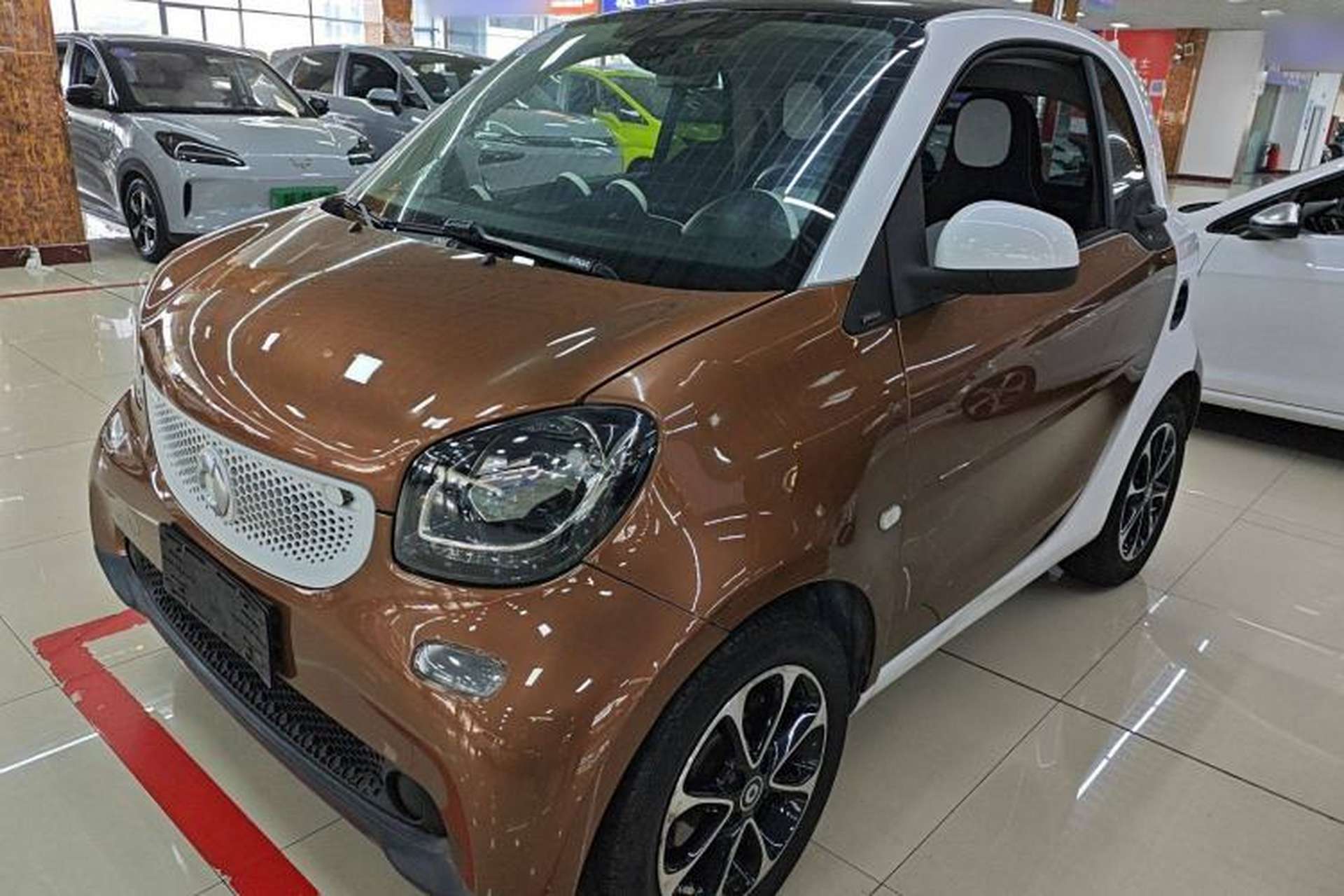 Used smart fortwo 2015 1.0L 52 kW Hardtop Passion Edition Front Left 45 Deg