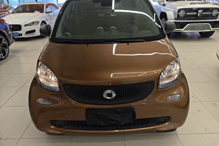 Used smart fortwo 2015 1.0L 52 kW hardtop Dynamic version Front