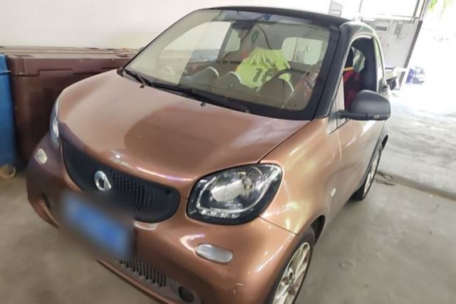 Used smart fortwo 2015 1.0L 52 kW hardtop Dynamic version