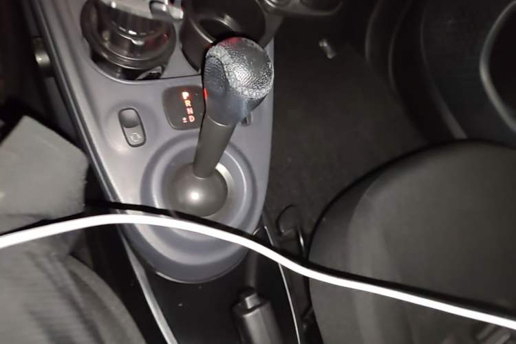 Used smart fortwo 2015 1.0L 52 kW hardtop Dynamic version Gear Lever