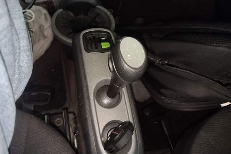 Used smart fortwo 2015 1.0 MHD New Year Special Edition Gear Lever