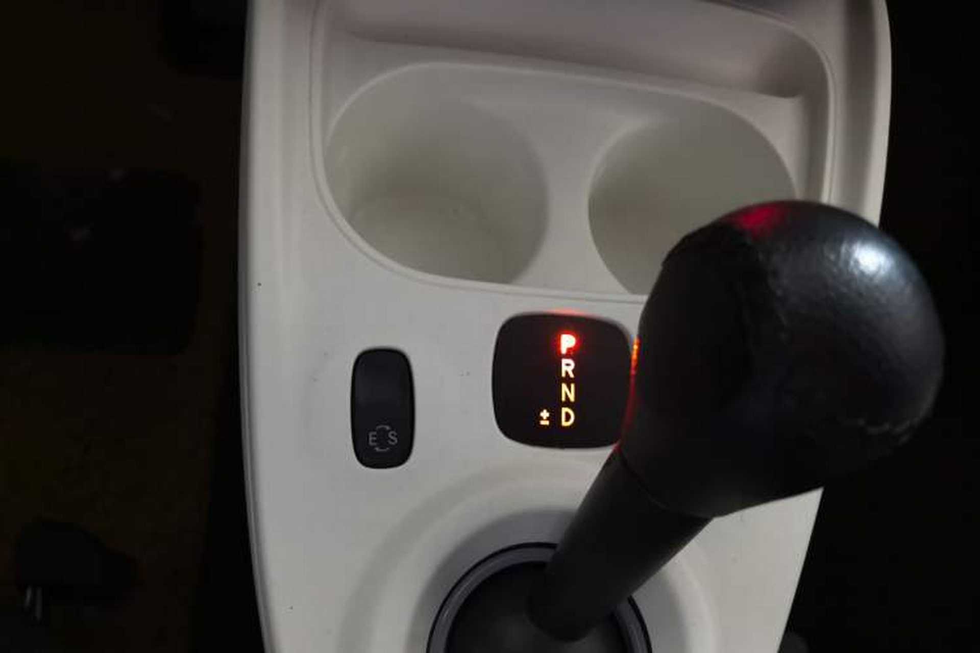 Used smart fortwo 2015 1.0L 52 kW Hardtop Passion Edition Gear Lever