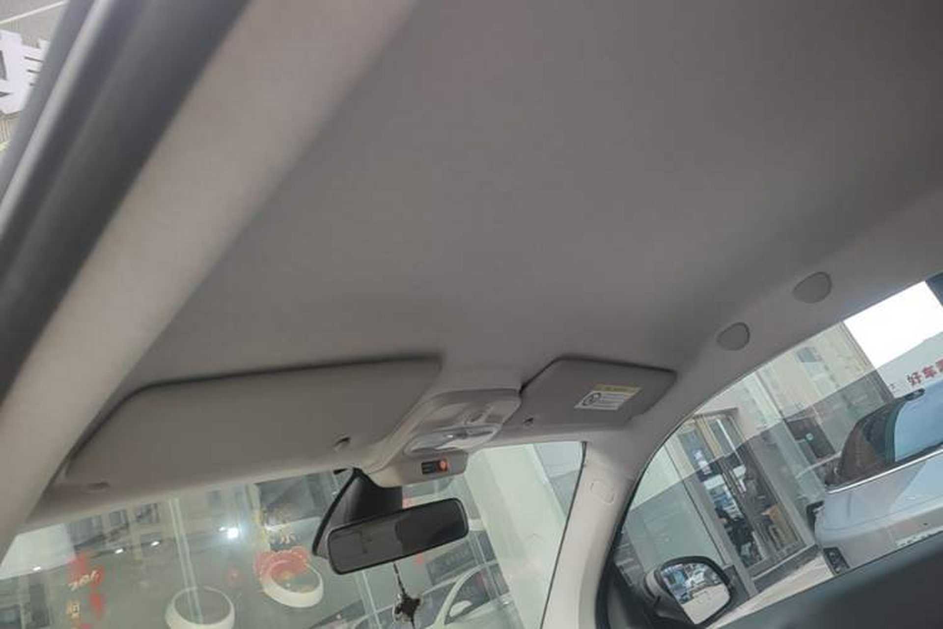 Used smart fortwo 2015 1.0L 52 kW hardtop Dynamic version Headliner