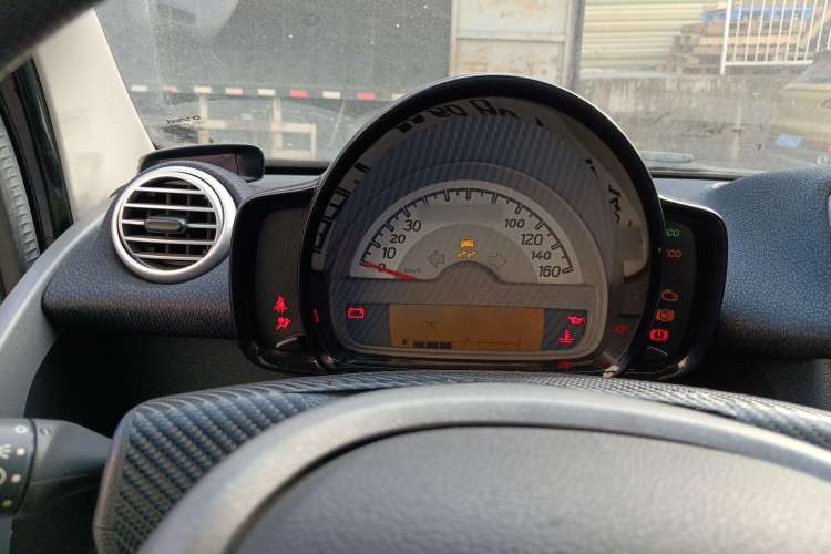 Used smart fortwo 2015 1.0 MHD New Year Special Edition Instrument Cluster