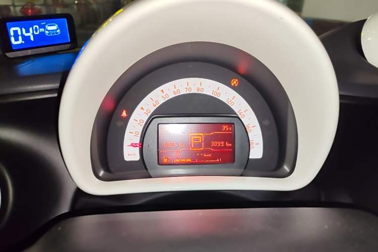 Used smart fortwo 2015 1.0L 52 kW hardtop Dynamic version Instrument Cluster