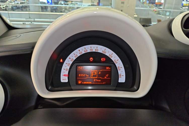 Used smart fortwo 2015 1.0L 52 kW hardtop Dynamic version Instrument Cluster