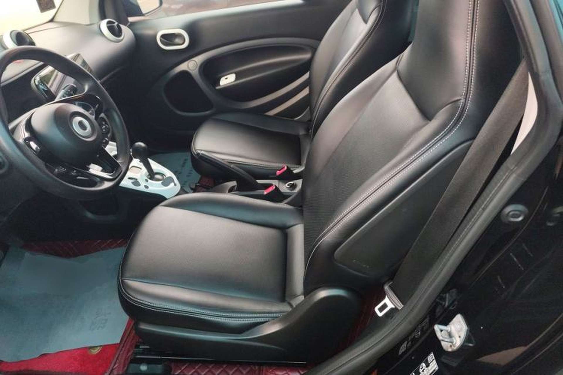 Used smart fortwo 2015 1.0L 52 kW hardtop Dynamic version Interior 4