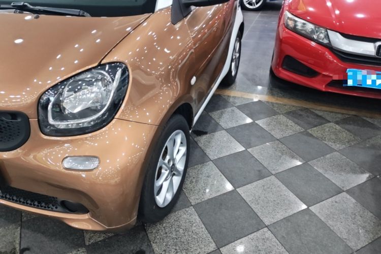 Used smart fortwo 2015 1.0L 52 kW hardtop Dynamic version Left Front Headlight
