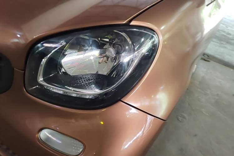 Used smart fortwo 2015 1.0L 52 kW hardtop Dynamic version Left Front Headlight