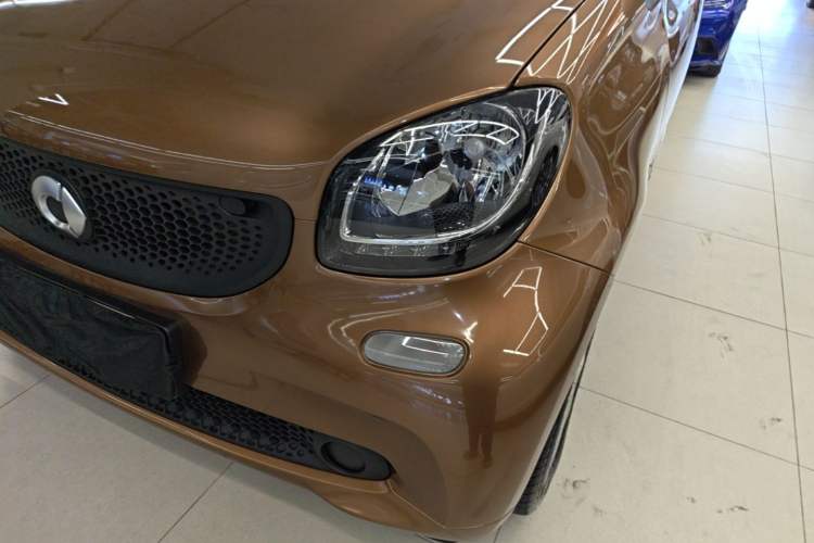 Used smart fortwo 2015 1.0L 52 kW hardtop Dynamic version Left Front Headlight