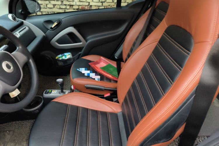 Used smart fortwo 2015 1.0 MHD New Year Special Edition Left Front Seat