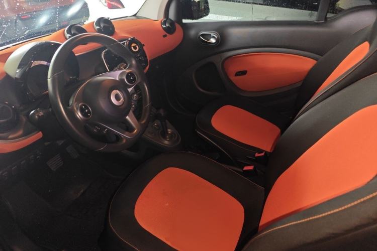 Used smart fortwo 2015 1.0L 52 kW Hardtop Passion Edition Left Front Seat